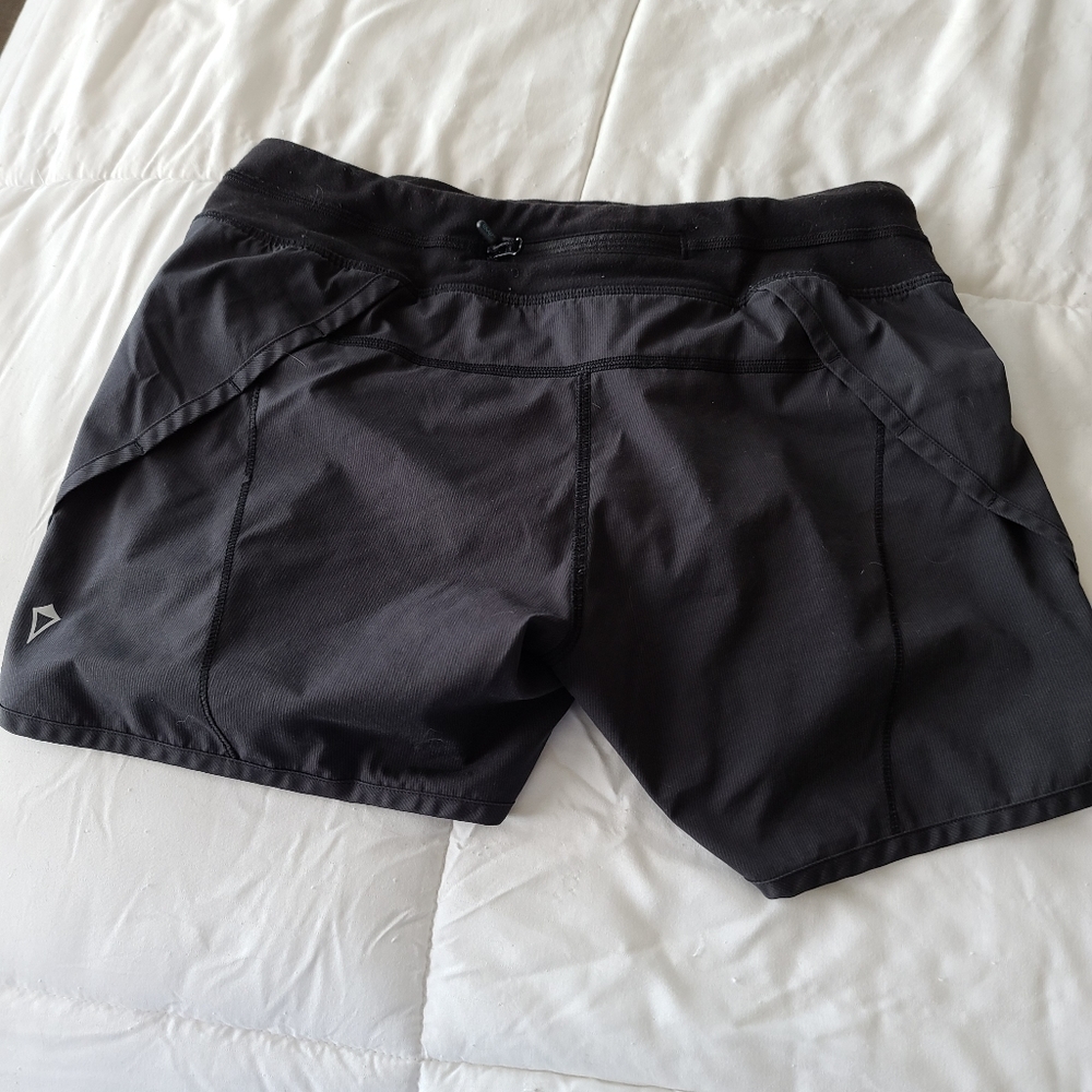 Ivivva Girls Speedy Shorts Size 14